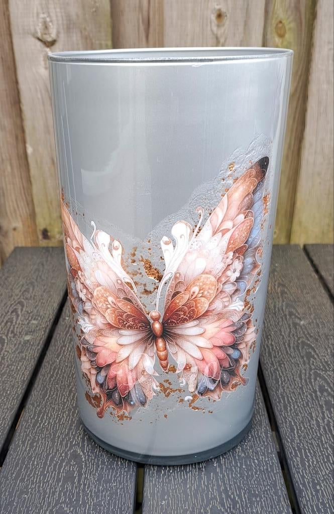 Decopage vaas met vlinder, Huis en Inrichting, Woonaccessoires | Vazen, Ophalen, Overige kleuren, Glas, Minder dan 50 cm