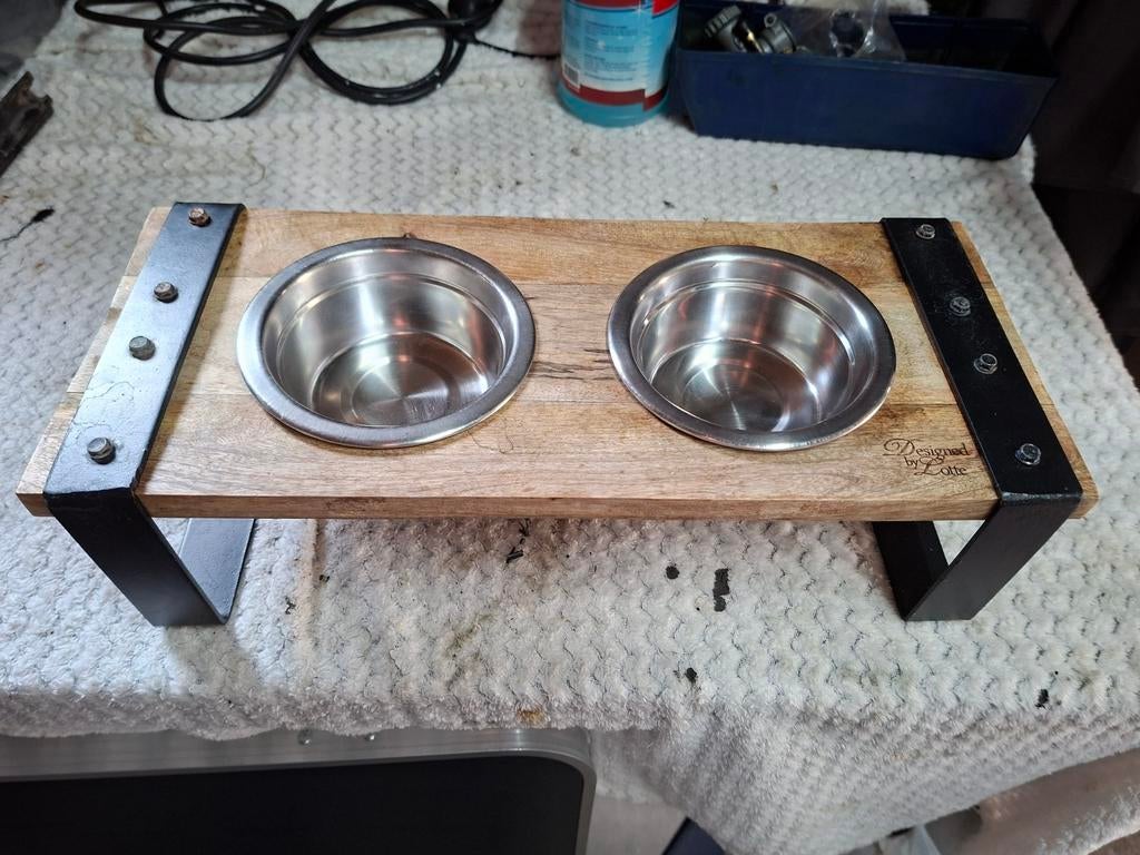 Honden of kattenvoerbak. Is de kleine maat., Dieren en Toebehoren, Ophalen