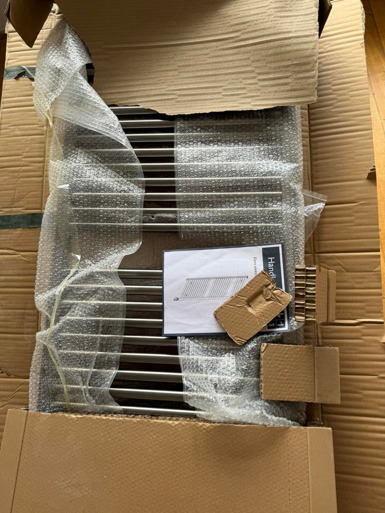 Elara elektrische radiator Smart Wifi gun metal, Doe-het-zelf en Verbouw, Verwarming en Radiatoren, Radiator, Ophalen of Verzenden