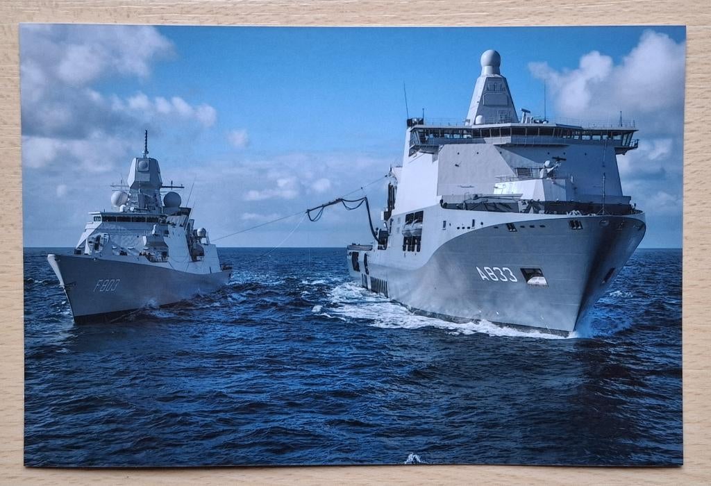 foto marine: Tromp F803 en Karel Doorman A833, Verzamelen, Verzenden, Marine, Nederland, Foto of Poster