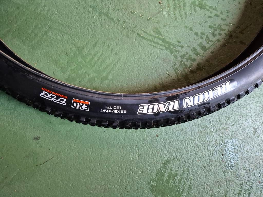 Maxxis Rekon Race 29x2.4WT EXO TR MTB band, Fietsen en Brommers, Fietsonderdelen, Band, Ophalen of Verzenden, Zo goed als nieuw