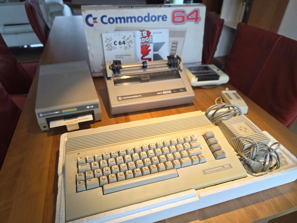 Complete Commodore 64 set met printer en accessoires, Computers en Software, Vintage Computers, Ophalen, Commodore