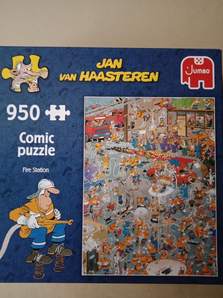 Jan van Haasteren puzzel Fire Station 950 st., Hobby en Vrije tijd, Denksport en Puzzels, Ophalen of Verzenden, 500 t/m 1500 stukjes