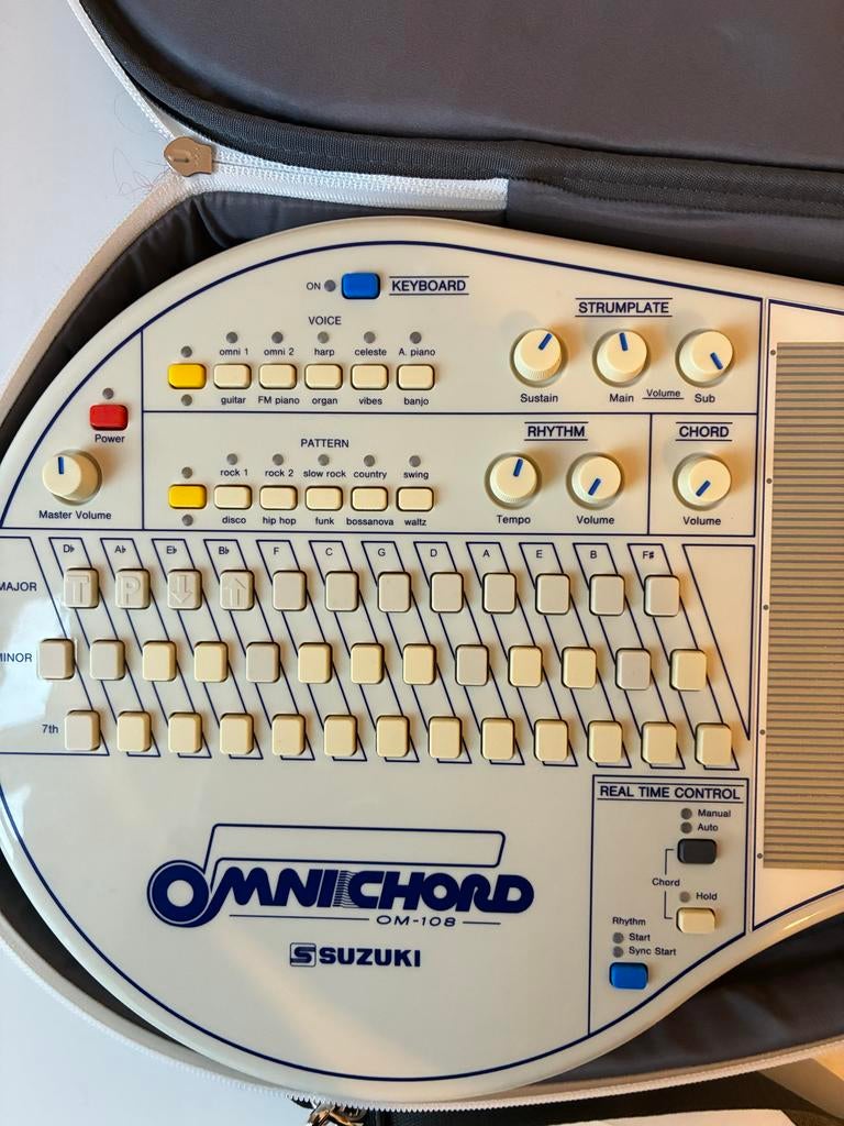 Omnichord OM-108, Overige merken, Zo goed als nieuw, Met koffer of flightcase, Overige aantallen