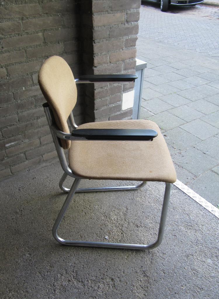 Stoel chromen buis stoel sledestoel Ahrend Cirkel Gispen 212, Ophalen, Gebruikt, Eén