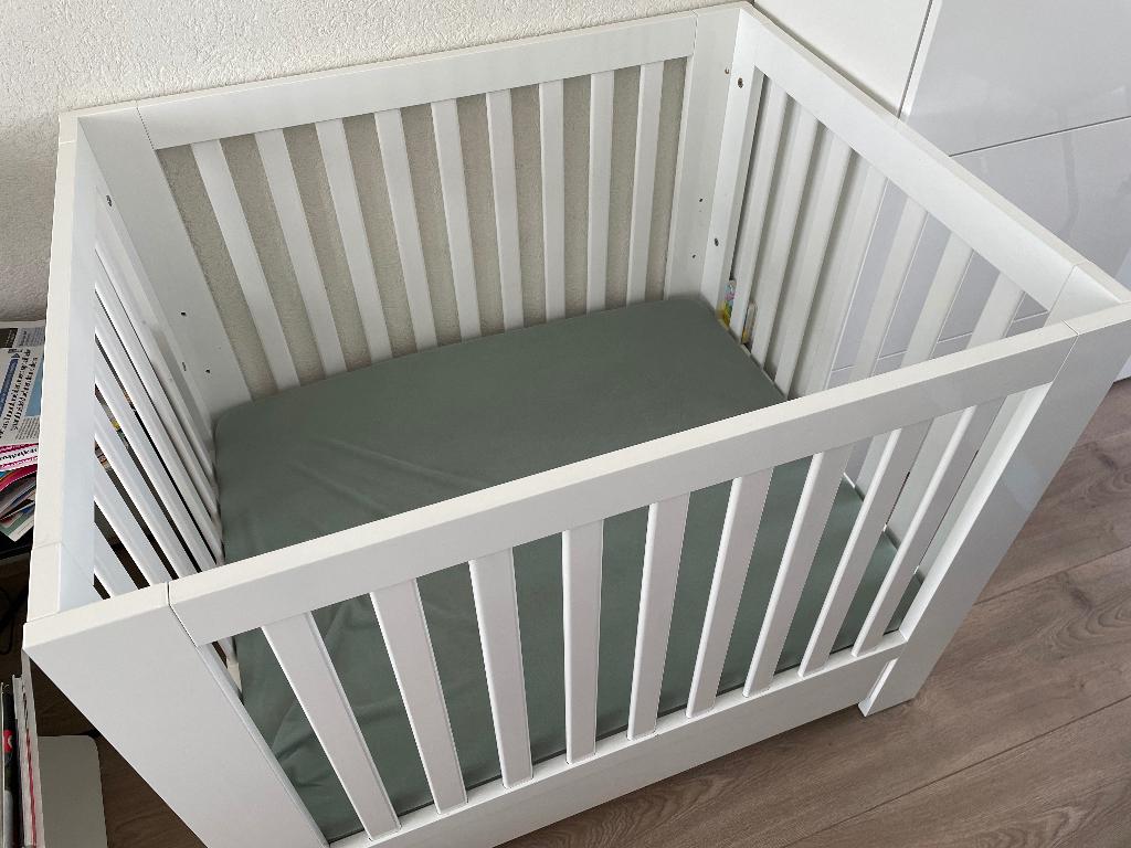 Kidsmill Alaska box met lade (softclose) met matras boxkleed, Kinderen en Baby's, Boxen, Ophalen, Gebruikt, Rechthoekig, In hoogte verstelbaar