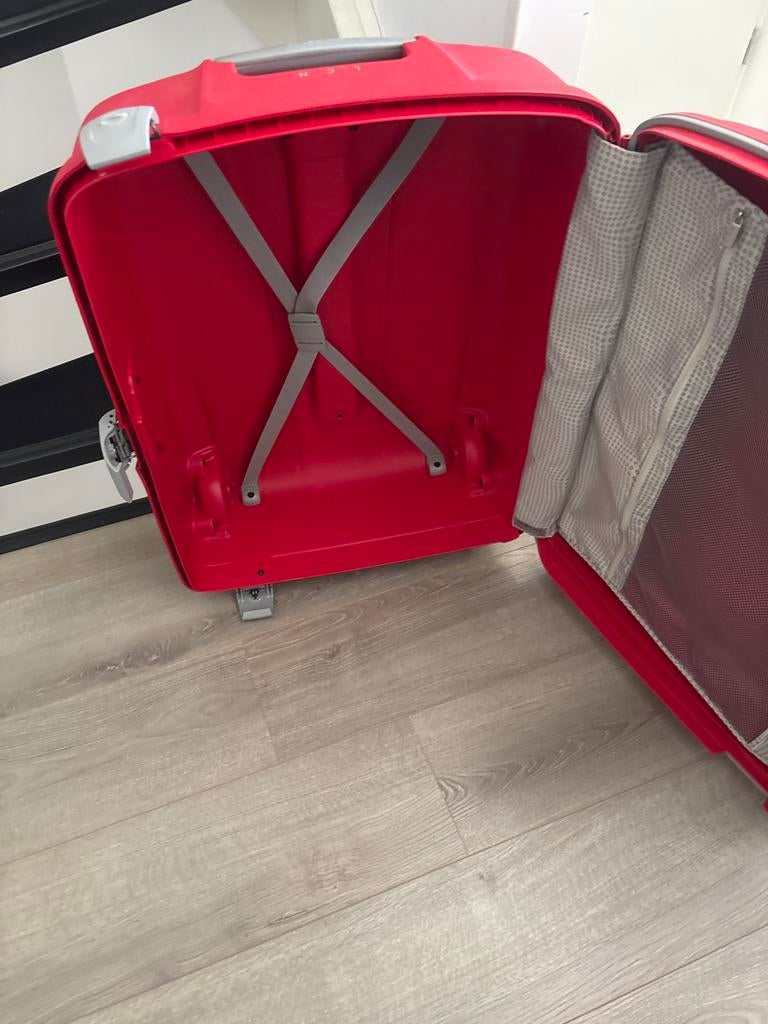 Rode Samsonite koffer, Gebruikt, 50 tot 60 cm, Hard kunststof, Ophalen of Verzenden