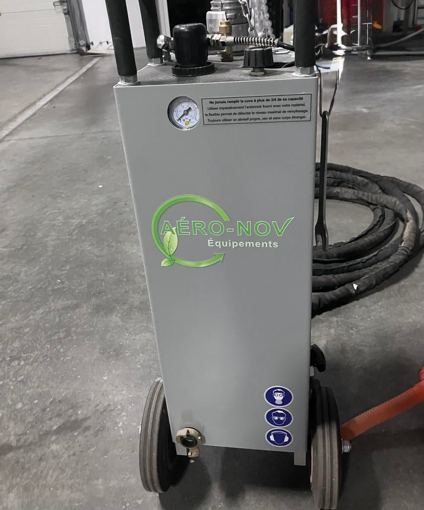 Zandstraler novgom 17, Doe-het-zelf en Verbouw, Reinigingsmachines, Ophalen, Zo goed als nieuw, Overige typen