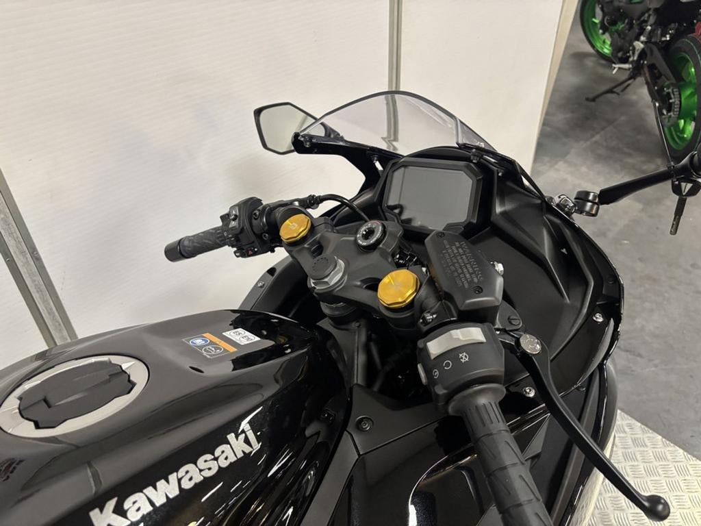 Kawasaki ZX-4R (bj 2025), Motoren, Motoren | Kawasaki, 2 cilinders, Kawasaki, Bedrijf, Onbekend