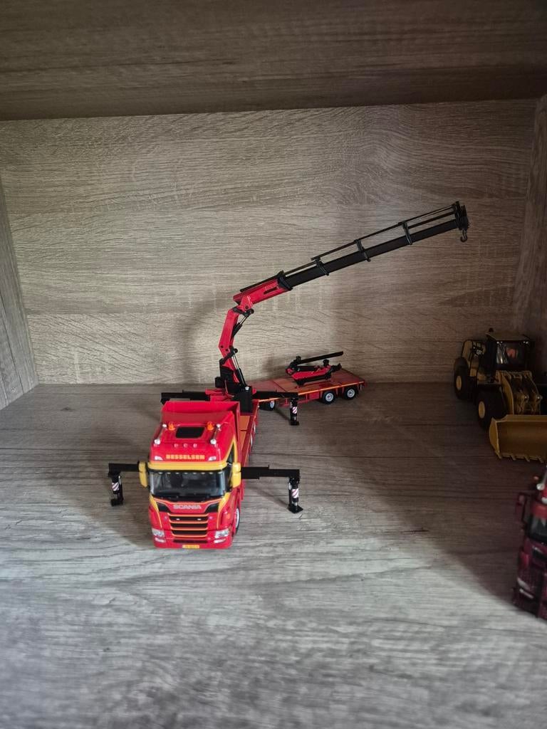 WSI Besselsen Scania met kraan en dieplader, Ophalen of Verzenden, Zo goed als nieuw, Overige merken