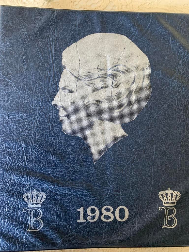 Volledige Beatrix map zilver behalve de 9*50 gulden munten, Ophalen of Verzenden, Nederland, Munten