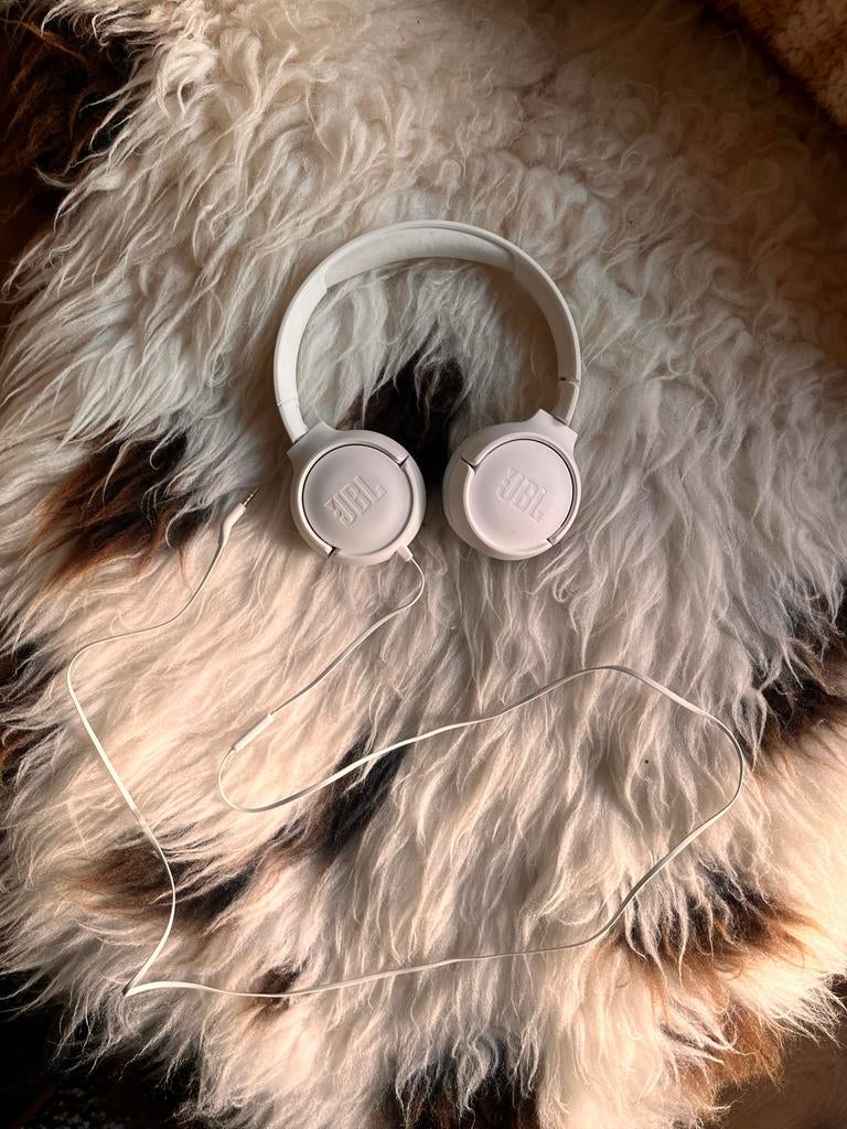 JBL koptelefoon wit met draad, Audio, Tv en Foto, Koptelefoons, Ophalen, Gebruikt, Op oor (supra aural)