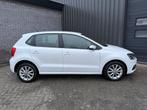 Volkswagen Polo 1.2 TSI 90pk / HIGHLINE / PARELMOER WIT META, Auto's, Stof, Gebruikt, Zwart, 4 cilinders