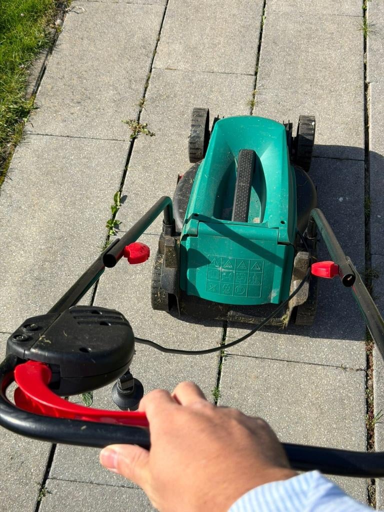 Bosch ARM 3200 Elektrische Grasmaaier (32 cm), Ophalen, Cirkelmaaier, Gebruikt, Elektrische grasmaaier