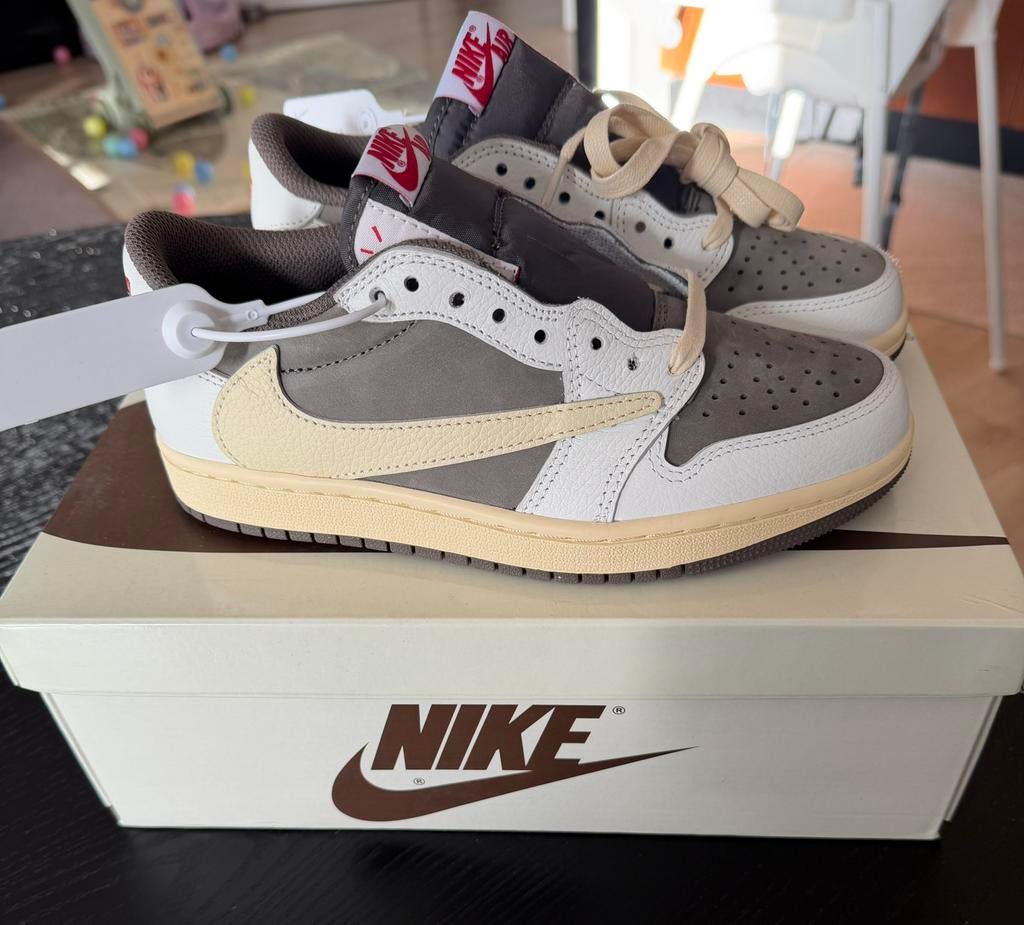 Air Jordan 1 Low OG Travis Scott Reverse Mocha 37,5, Overige kleuren, Nieuw, Ophalen of Verzenden, Sneakers of Gympen