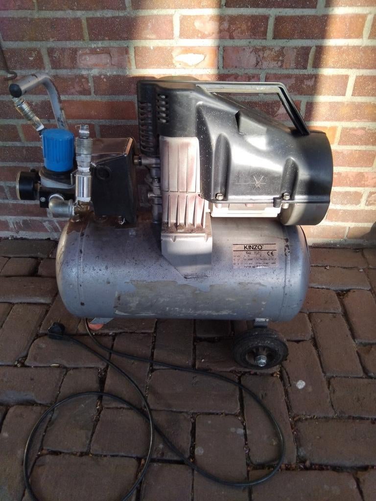 Kinzo Compressor 24 Liter - Model 31L27, Doe-het-zelf en Verbouw, Compressors, Ophalen, Gebruikt, 6 tot 10 bar, 25 tot 100 liter