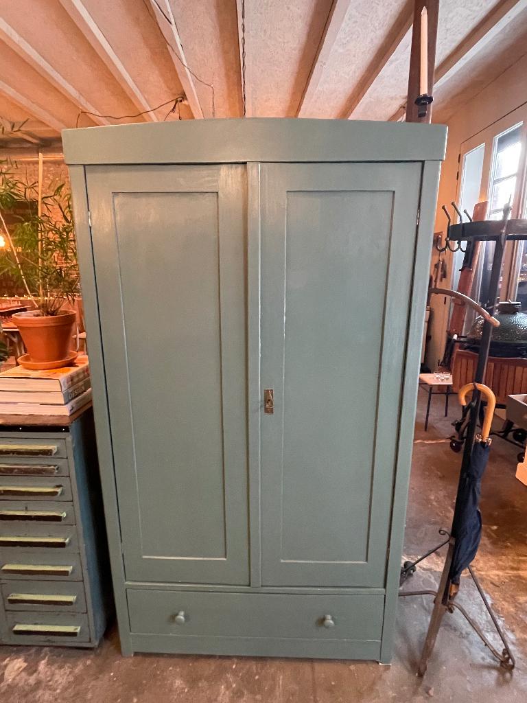 Prachtige oude kast met lade en legplanken, Antiek en Kunst, Curiosa en Brocante, Ophalen