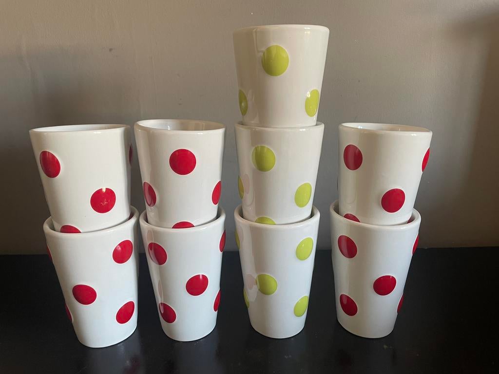 9 witte Douwe Egberts bekers met groene& rode polkadots, Ophalen of Verzenden, Zo goed als nieuw, Overige stijlen, Kop(pen) en/of Schotel(s)