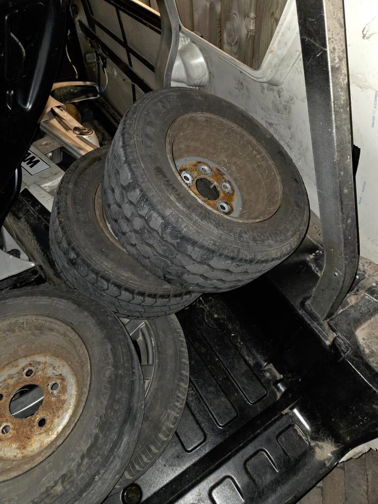 2 gebruikte autoambulance banden, Ophalen of Verzenden, Gebruikt