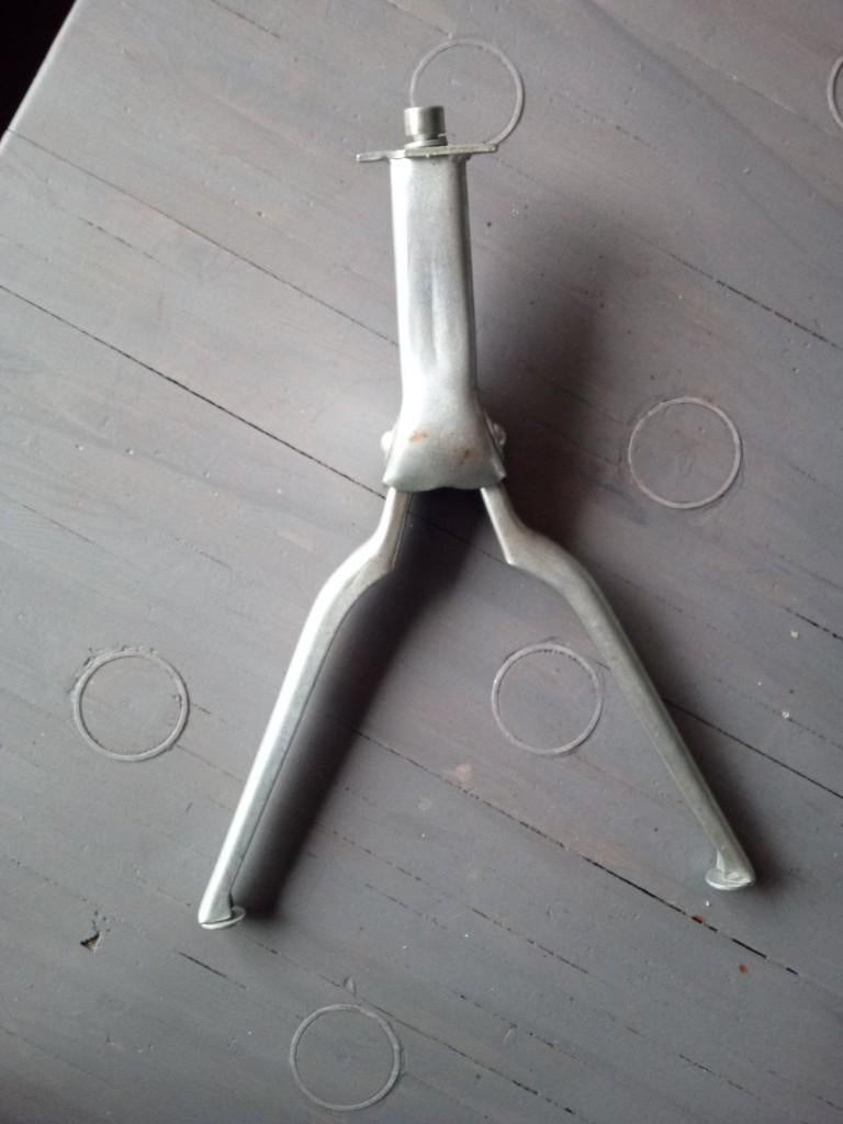 Nos, Stevige oldtimer fiets klapstandaard 26 - 28 inch,, Fietsen en Brommers, Fietsonderdelen, Ophalen of Verzenden, Nieuw, Oldtimerfiets