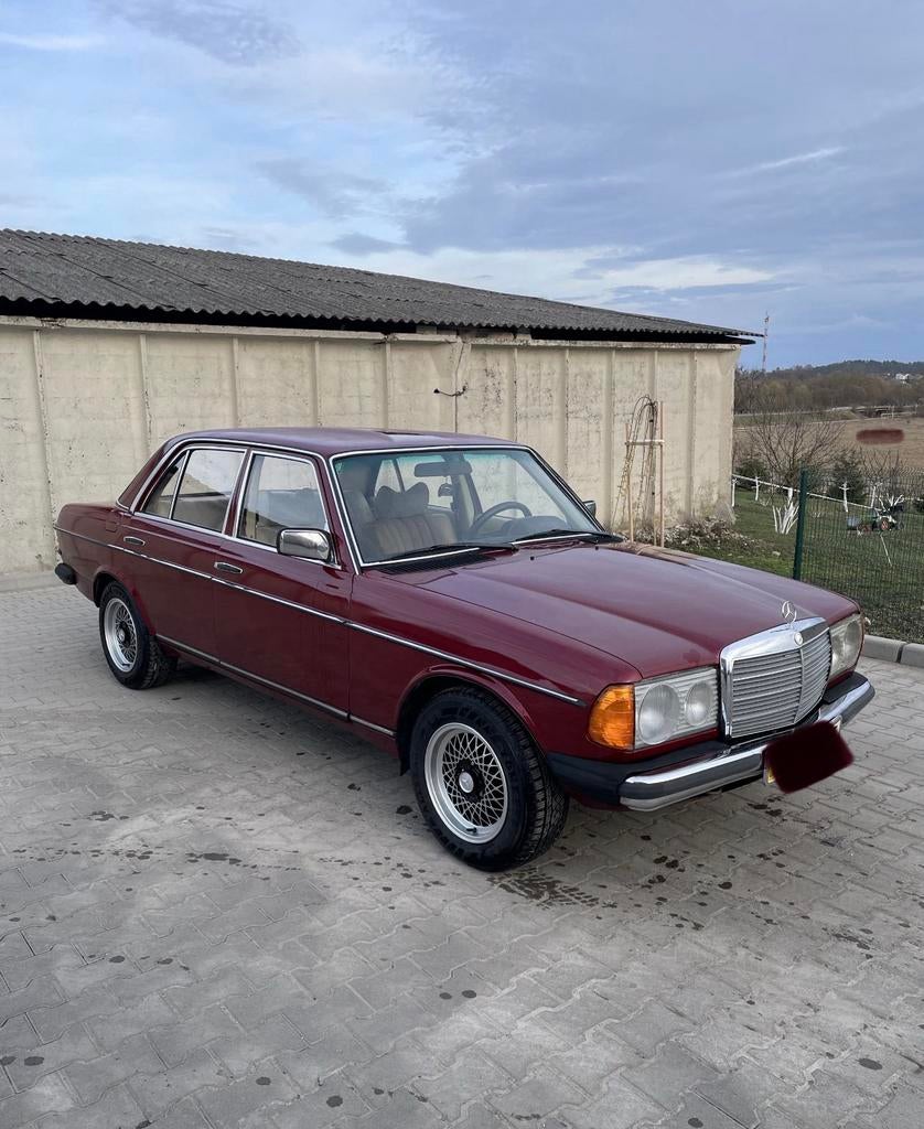 Mercedes-Benz W123 230 (1978)Benzine/LPG Absolute NIEUWSTAAT, Auto's, Achterwielaandrijving, 2308 cc, Handgeschakeld, Particulier