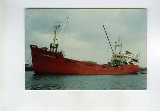 scheepvaart-foto-l.mehmet diker, Ophalen of Verzenden, Zo goed als nieuw, Motorboot, Boek of Tijdschrift