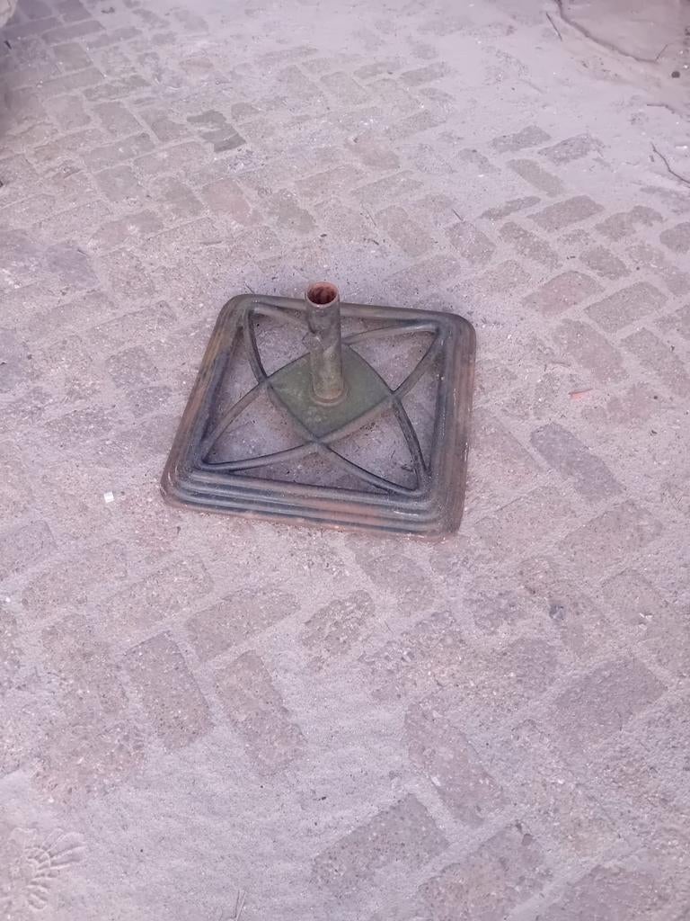 Gietijzeren parasolvoet., Ophalen, Gebruikt, Minder dan 1 meter, Parasolvoet