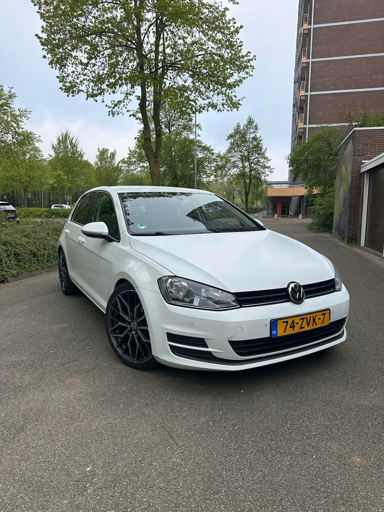 Volkswagen Golf 1.2 TSI 77KW 5D 2013 Wit, Auto's, Volkswagen, Voorwielaandrijving, 4 cilinders, 610 kg, Origineel Nederlands