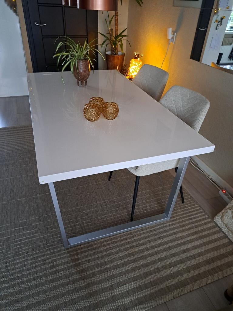 Hoogglans witte eettafel, Huis en Inrichting, Tafels | Eettafels, Ophalen