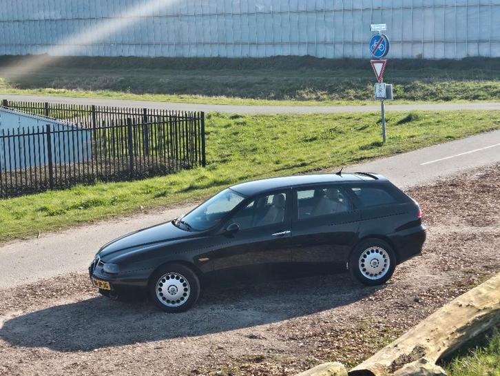 Alfa Romeo 156 Sportwagon 1.8  - LPG - NIEUWE MOTOR, Auto's, Alfa Romeo, Particulier, ABS, Airbags, Airconditioning, Boordcomputer