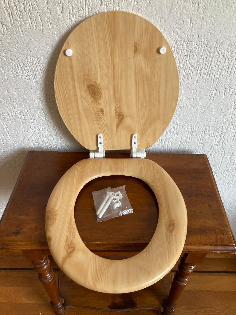 2 nieuwe houtlook grenen grenenhout houten toiletbrillen, Doe-het-zelf en Verbouw, Sanitair, Ophalen of Verzenden, Nieuw, Rvs