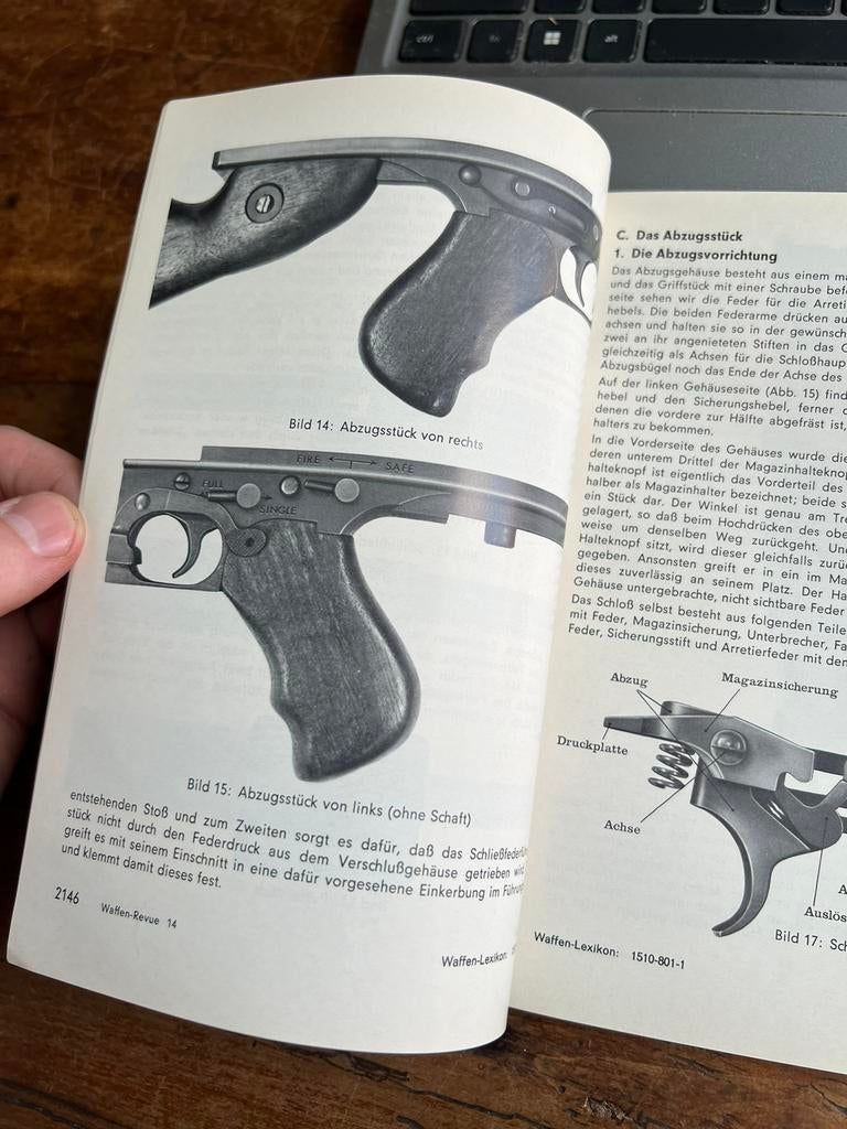 Naslagwerk Wapens oa Thompson M1A1 machine pistool, Ophalen of Verzenden, Nederland, Boek of Tijdschrift, Landmacht