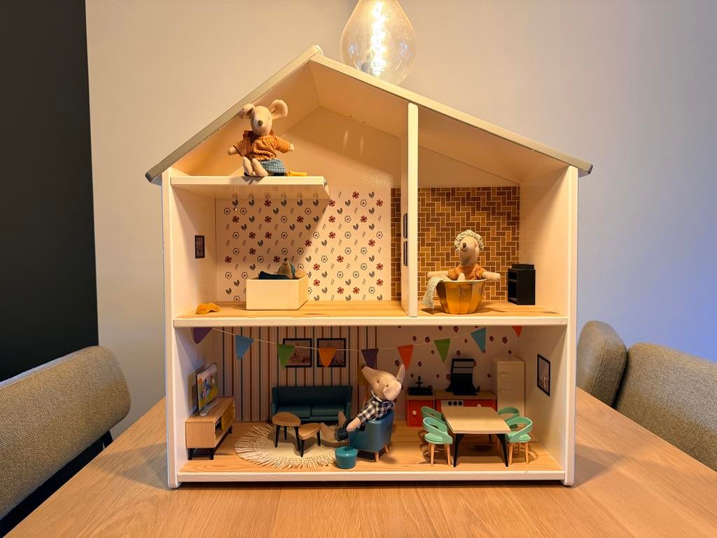 IKEA FLISAT poppenhuis gepimpt: Maileg muizen en interieur, Ophalen, Zo goed als nieuw, Poppenhuis