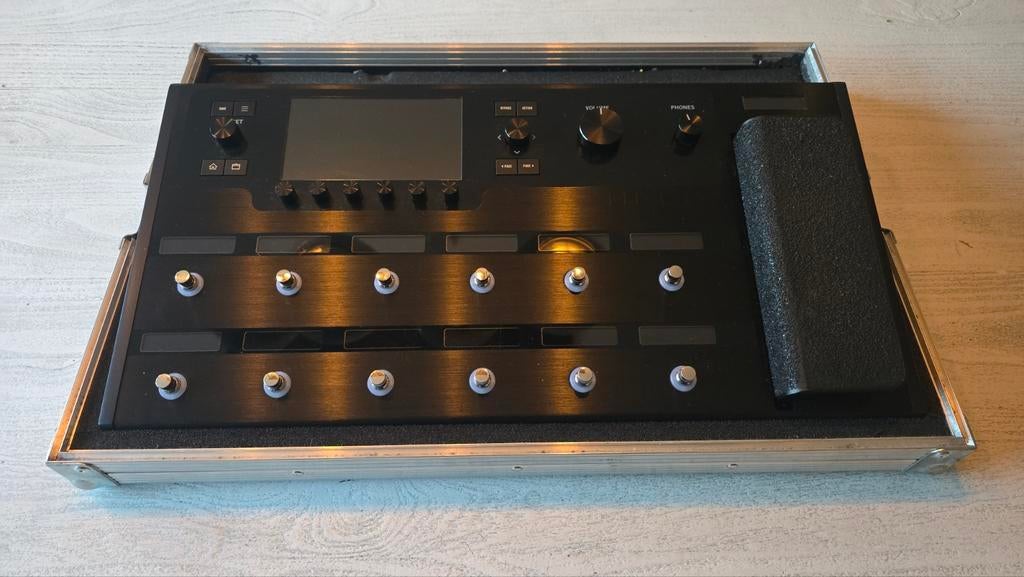 Line6 Helix floor incl case, Ophalen, Gebruikt, Multi-effect