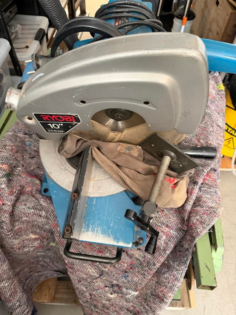 Ryobi Afkortzaag TS-251A - 254mm, 1400W - Werkt goed, Gebruikt, Ophalen of Verzenden, Afkortzaag, 30 tot 70 mm