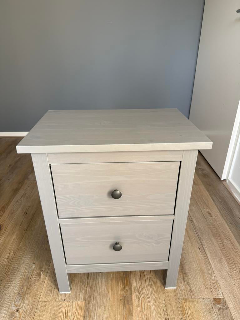 Nachtkastje 2 lades grijs 54x38x66, Huis en Inrichting, Slaapkamer | Nachtkastjes, Ophalen, Zo goed als nieuw, 55 tot 70 cm