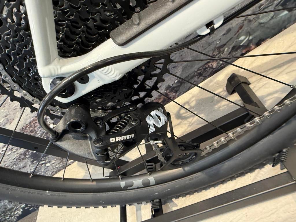 Orbea alma h10 bla roj, Fietsen en Brommers, Fietsen | Mountainbikes en ATB, O, O, O, Zo goed als nieuw