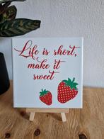 Verschillende Tegel met spreuk inclusief standaard, Antiek en Kunst, Antiek | Wandborden en Tegels, Ophalen of Verzenden