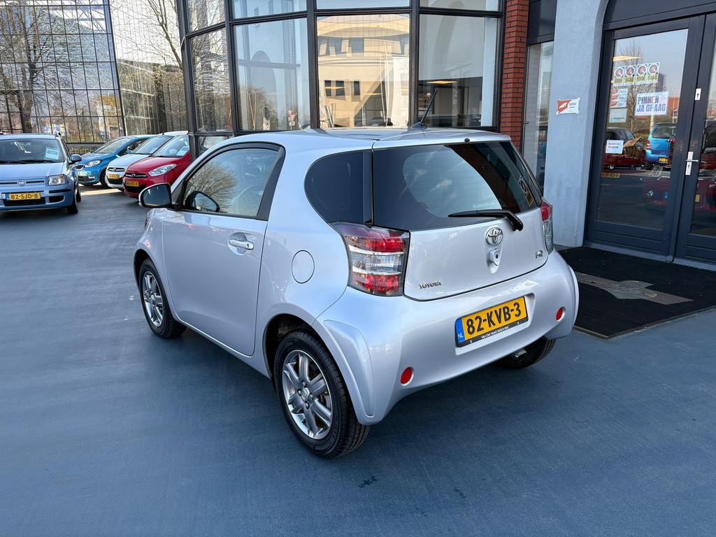 Toyota IQ 1.0 VVTi Aspiration AIRCO LMV, Auto's, Toyota, Gebruikt, 4 stoelen, Origineel Nederlands, Bedrijf