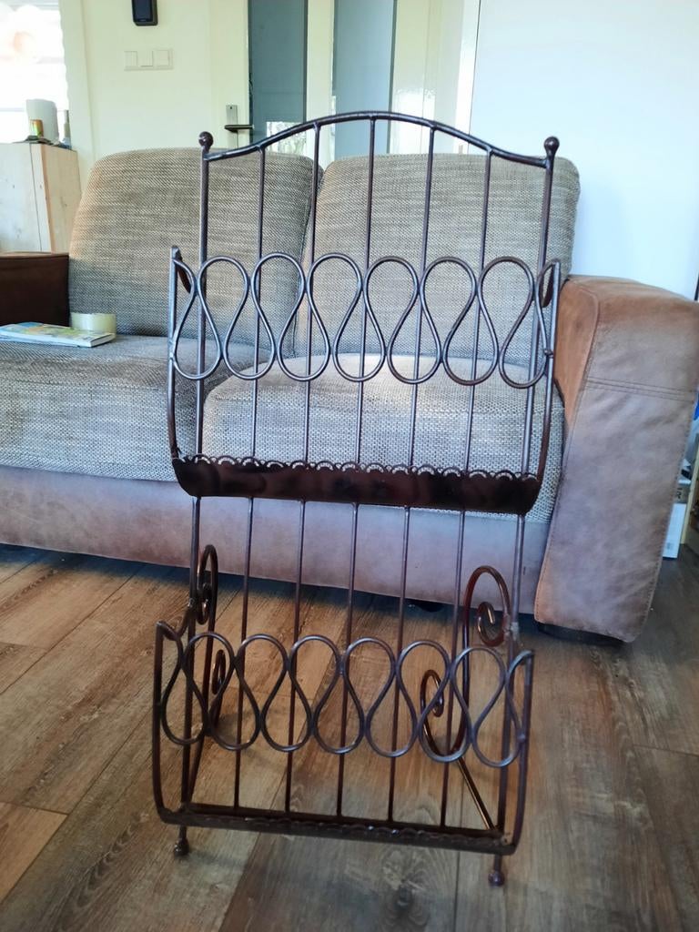 Lectuurbak zwaar materiaal, Huis en Inrichting, Woonaccessoires | Krantenbakken en Lectuurbakken, Ophalen, Gebruikt