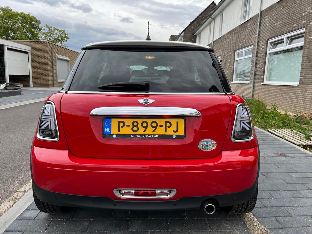 Mini Cooper 1.6 LCI 12/2012 Rood / Wit Chili, Auto's, Voorwielaandrijving, 40 €/maand, Zwart, 4 cilinders