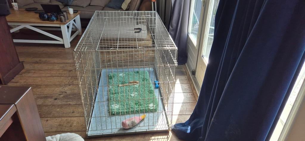 Grote honden of katten bench 70cm hoog 78cm breed 107cm, Ophalen, Zo goed als nieuw