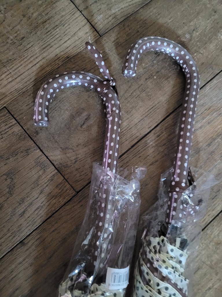 Nieuwe paraplu's polka dot vintage look p/st 9.95, Heikant 21 Kaatsheuvel, Bruin, Belle Vieille Brocante, Nieuw