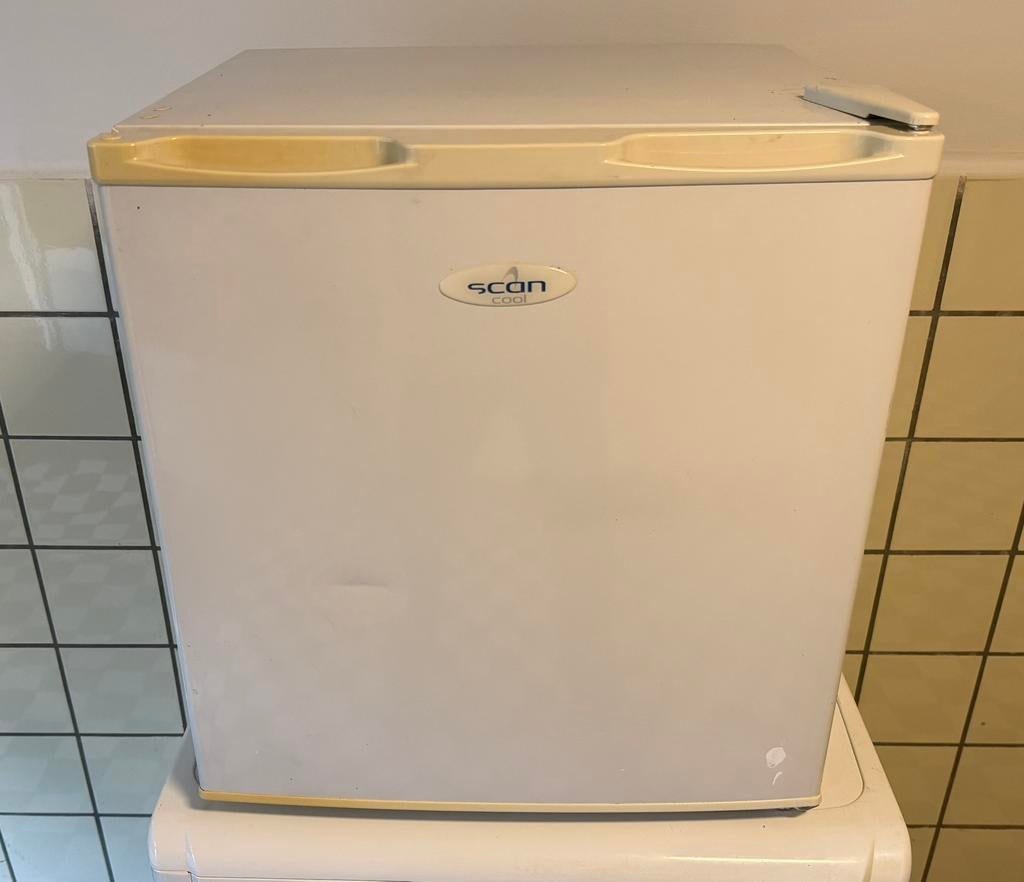 Mooie goedwerkende mini vriezer  VASTE PRIJS  50 EURO, Ophalen of Verzenden, Zo goed als nieuw, Minder dan 60 cm, Minder dan 85 cm