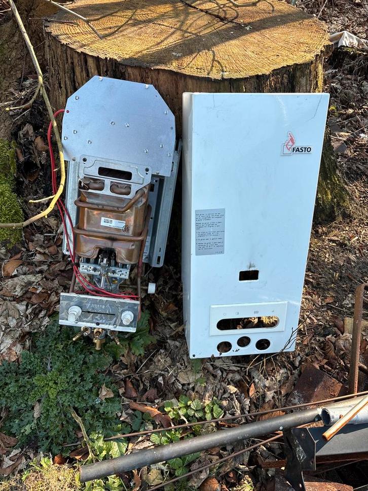 Fasto geiser met defect - voor onderdelen of reparatie, Doe-het-zelf en Verbouw, Geisers en Boilers, Gebruikt, Geiser, Aardgas
