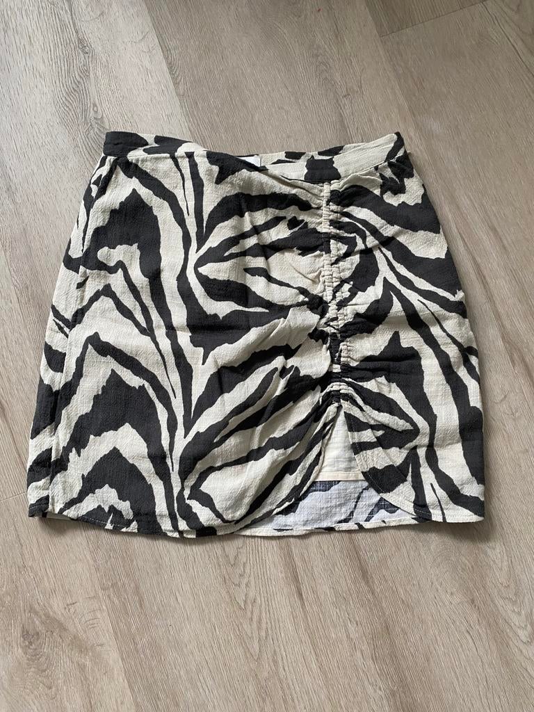 Mooie dames rok van H&M maat 34 ZGAN, Beige, Ophalen of Verzenden, Zo goed als nieuw, Maat 34 (XS) of kleiner