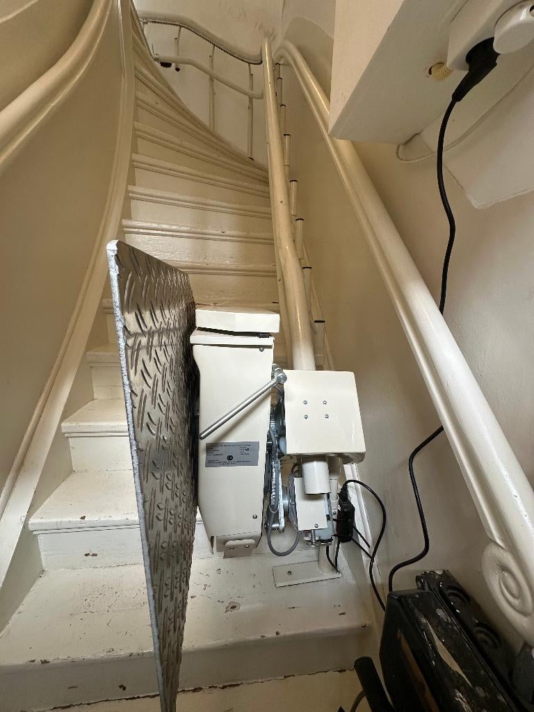 Stairlift - Traplift, Diversen, Trapliften, Ophalen, Zo goed als nieuw, Met bocht