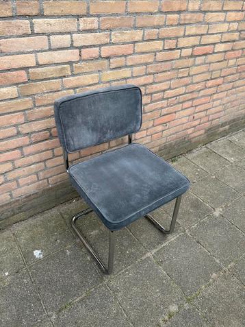 1 Ribstof Stoel met Chrome Buisframe beschikbaar voor biedingen