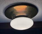 PLAFONNIERE plafondlamp wit melkglas koper kleur voet, Ophalen of Verzenden, Zo goed als nieuw, Glas, Vintage klassiek retro strak rond model