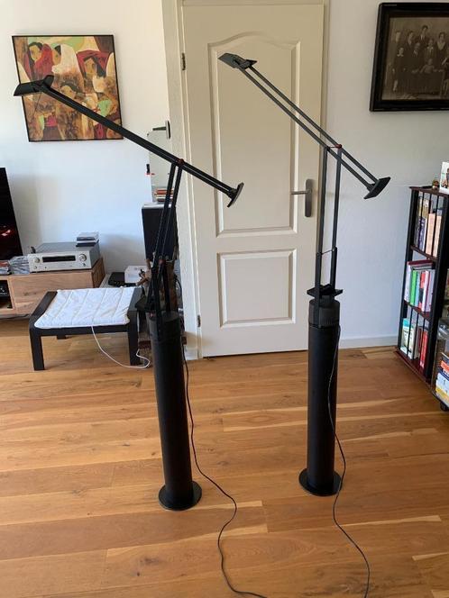 Twee design Artemide Tizio lampen op zuil, Huis en Inrichting, Lampen | Vloerlampen, Gebruikt, 150 tot 200 cm, Metaal, Ophalen